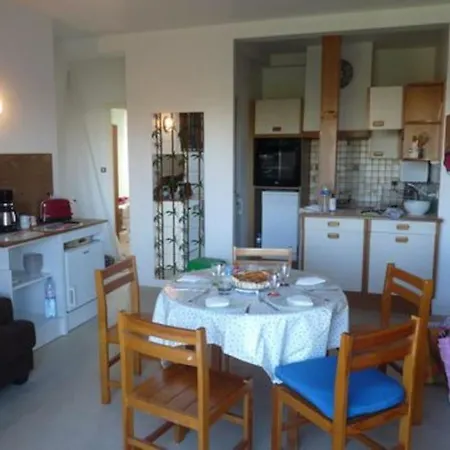 T3* Plage/gare/centre ~300m +box-auto +fibre/wifi Apartment