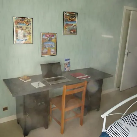 T3* Plage/gare/centre ~300m +box-auto +fibre/wifi Apartment