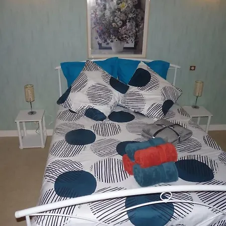 T3* Plage/gare/centre ~300m +box-auto +fibre/wifi Apartment